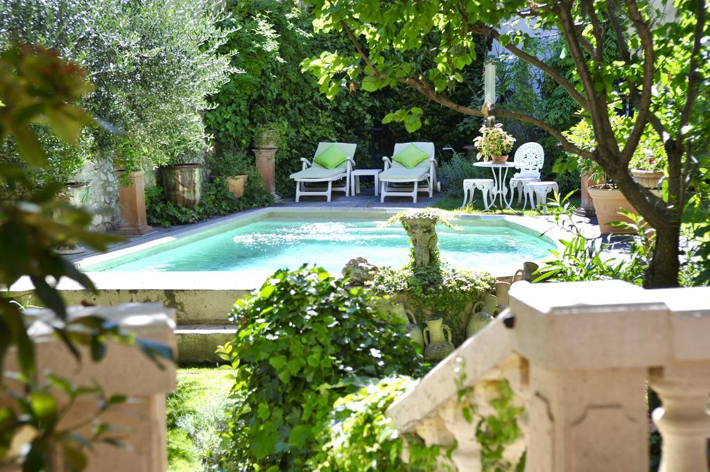 Les Saisons Bed and Breakfast Villeneuve-lès-Avignon Exteriör bild